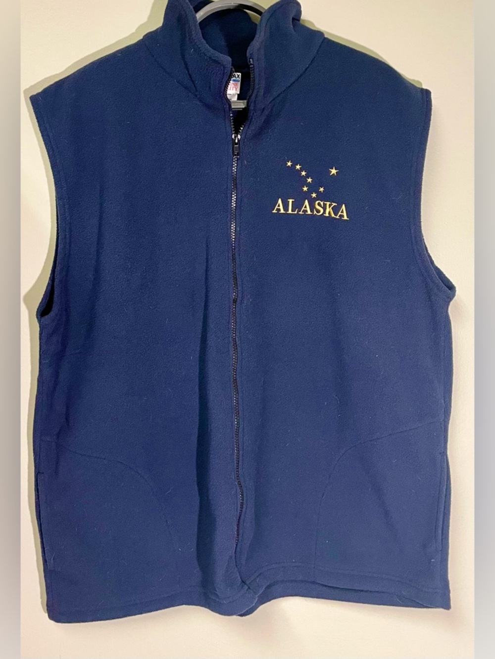 Mens Navy Alaska Embroidered Fleece Vest— Size XL